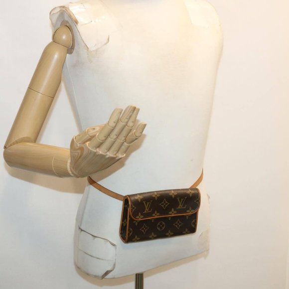 LOUIS VUITTON Monogram Pochette Florentine Waist Bag LV Auth - Picture 16 of 16